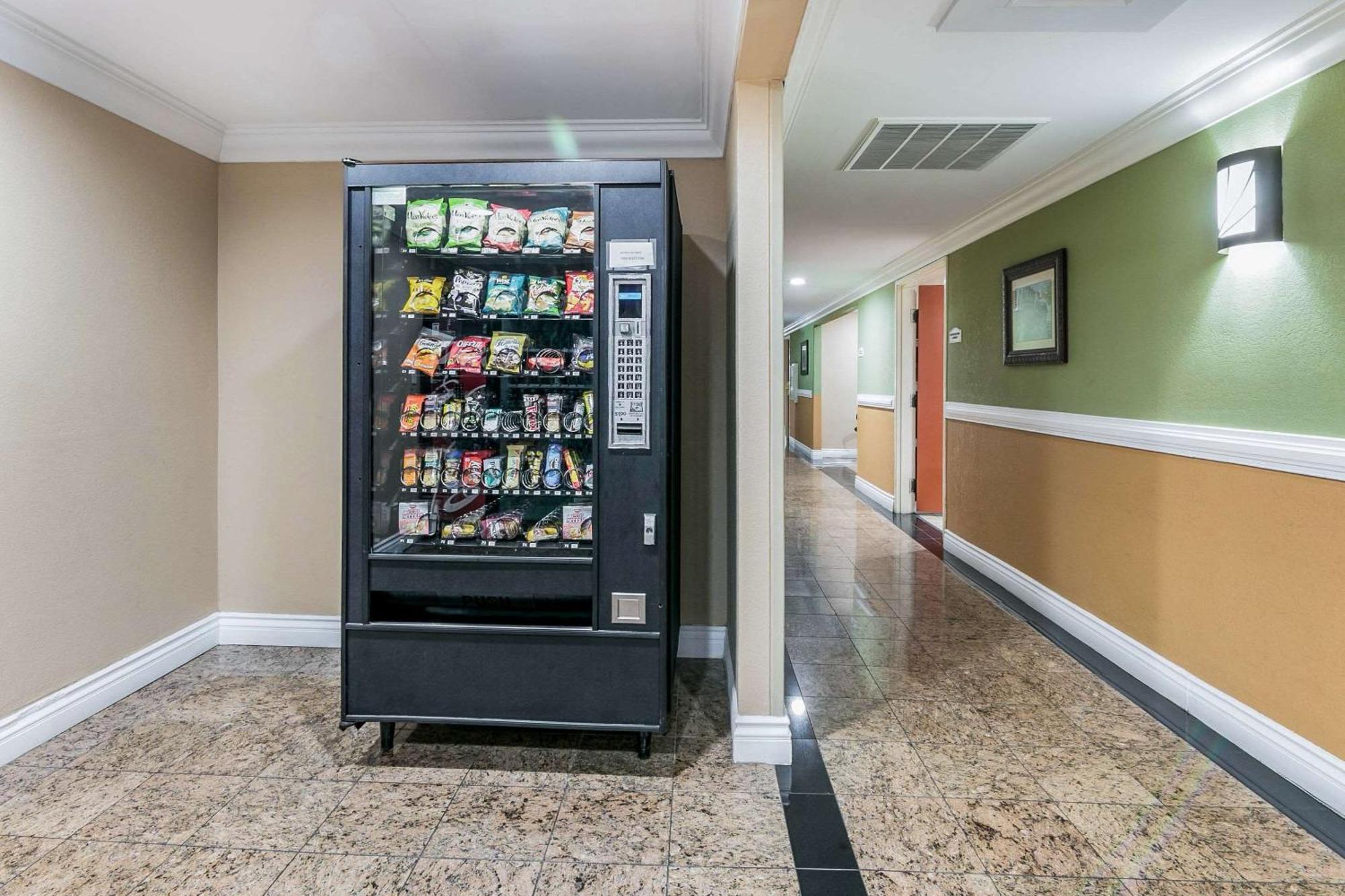 Quality Inn & Suites Atlanta Airport South College Park Kültér fotó